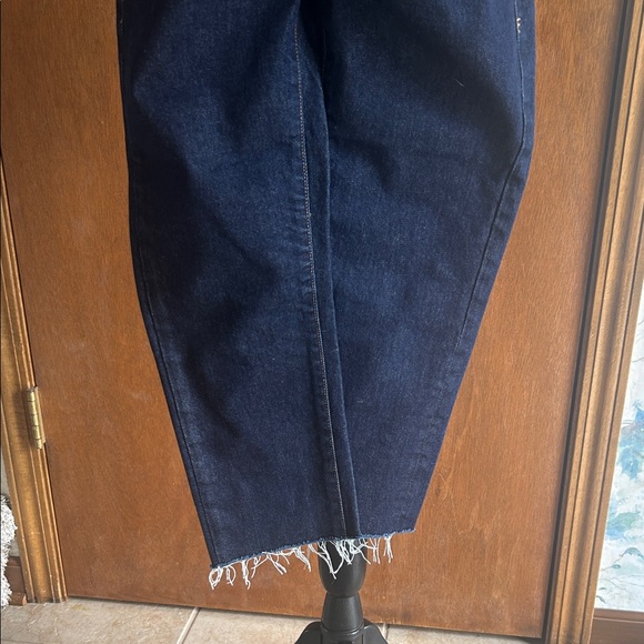 Frame Denim Dark Indigo Cropped Jeans - Picture 3 of 5